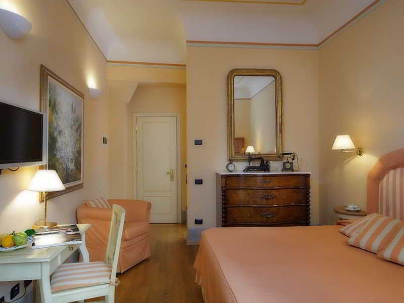 A Palazzo Busdraghi Residenza D'Epoca Bed & Breakfast Lucca Dış mekan fotoğraf