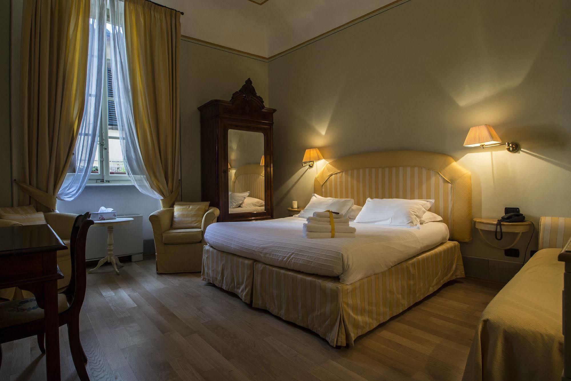 A Palazzo Busdraghi Residenza D'Epoca Bed & Breakfast Lucca Dış mekan fotoğraf