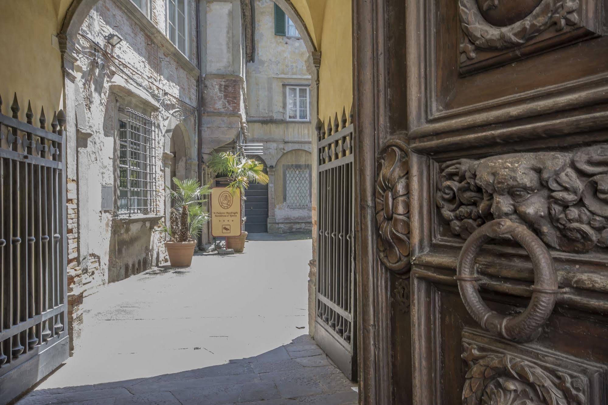 A Palazzo Busdraghi Residenza D'Epoca Bed & Breakfast Lucca Dış mekan fotoğraf